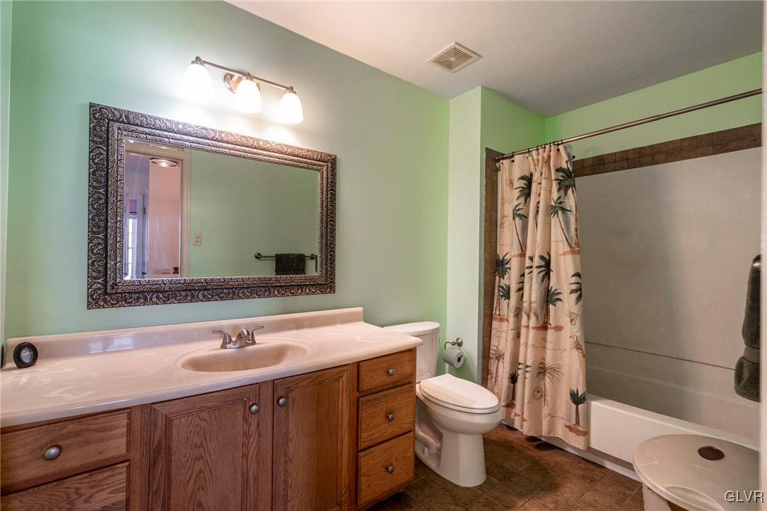 1207 Arbor Court