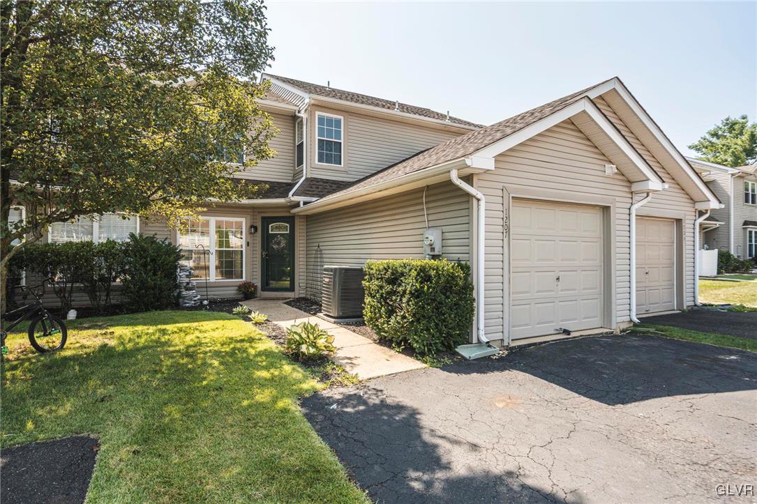 1207 Arbor Court
