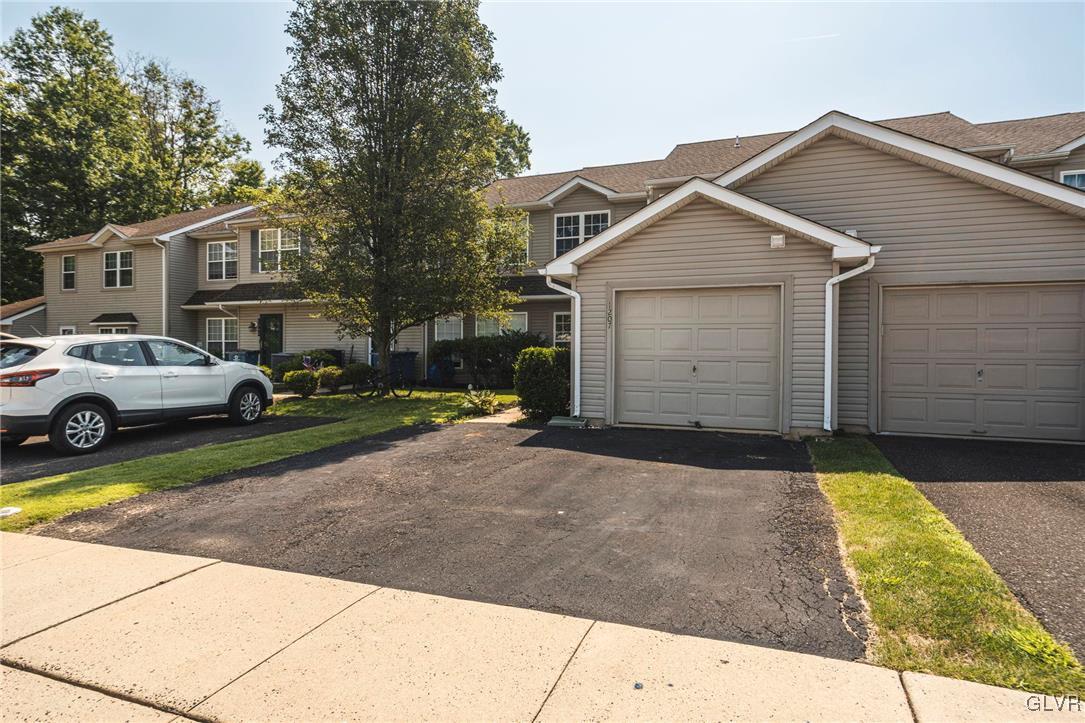 1207 Arbor Court
