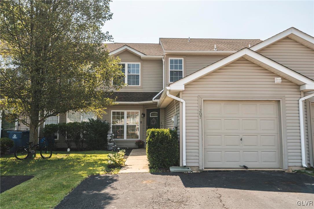 1207 Arbor Court