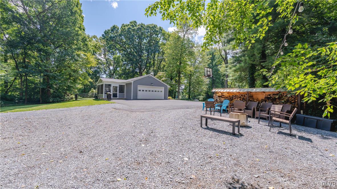 4081 Lilac Road