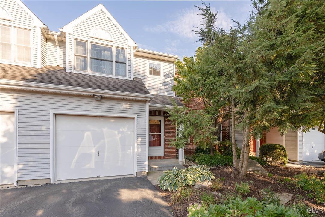 7767 Cross Creek Circle