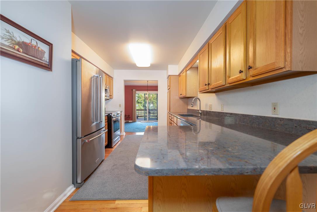7767 Cross Creek Circle