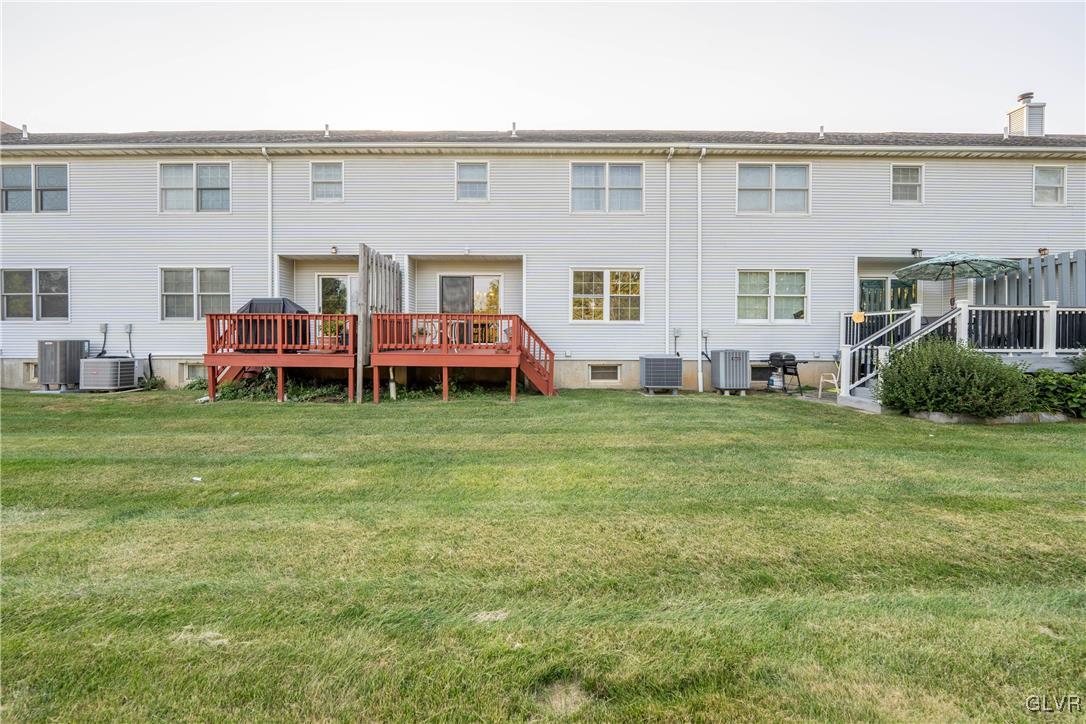 7767 Cross Creek Circle