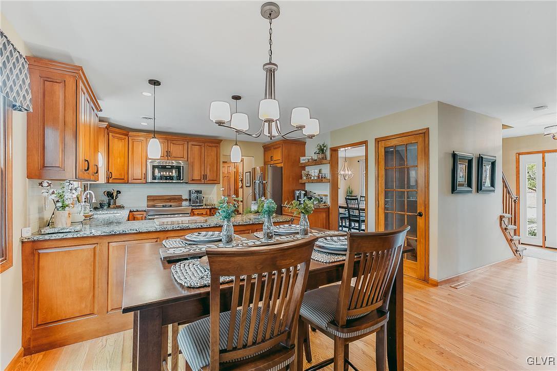 4216 Lakeside Drive