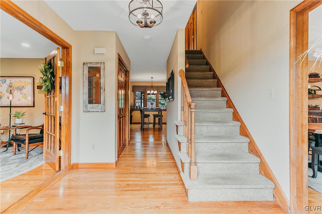 4216 Lakeside Drive