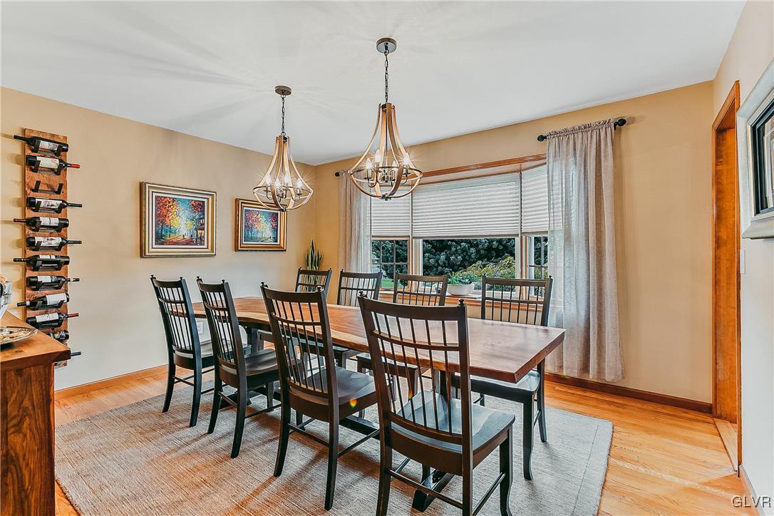 4216 Lakeside Drive