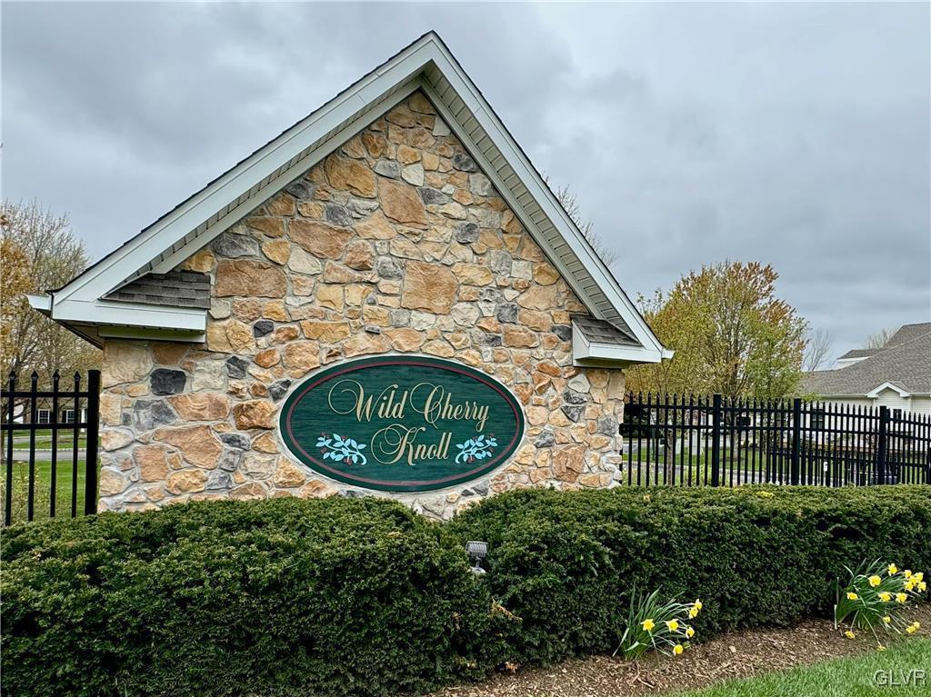 5115 Valley Stream Lane