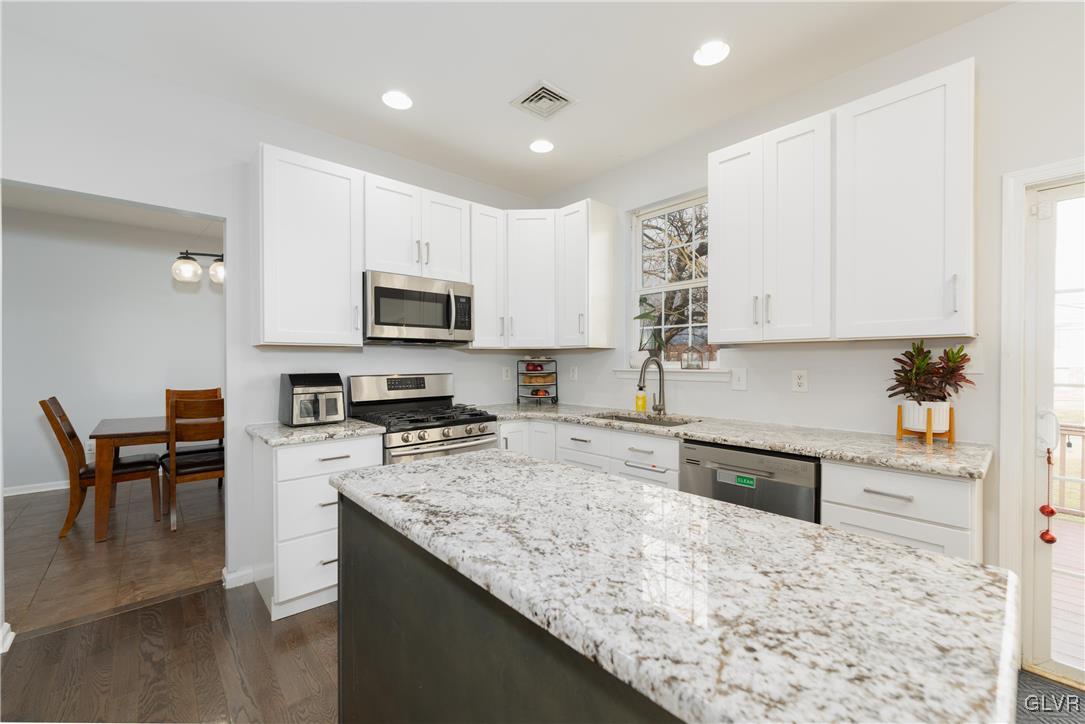 3601 Cobblestone Lane