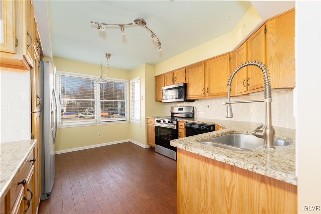 7784 Cross Creek Circle
