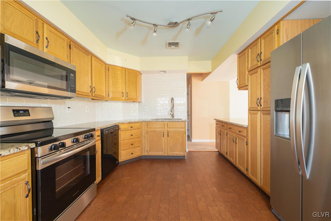 7784 Cross Creek Circle