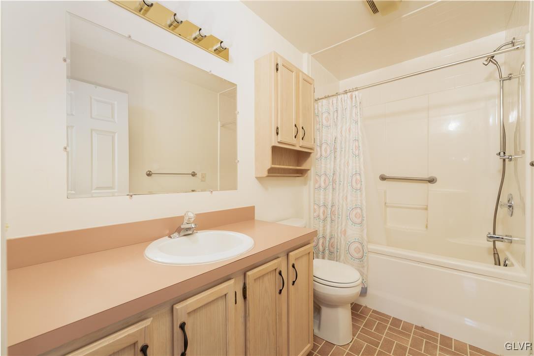 7784 Cross Creek Circle