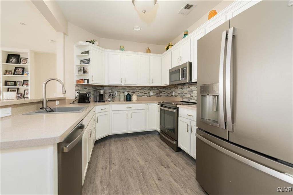 6835 Pioneer Drive