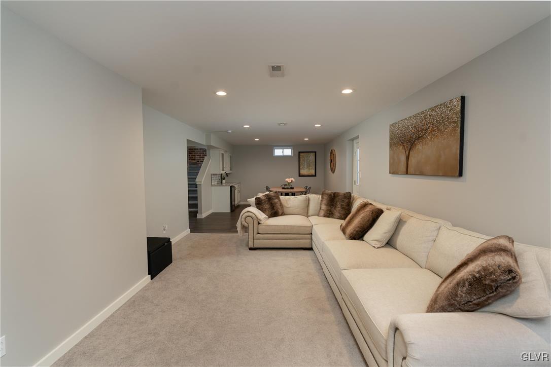9222 Windy Bush Lane