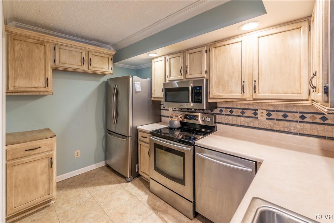 2610 Rolling Green Drive