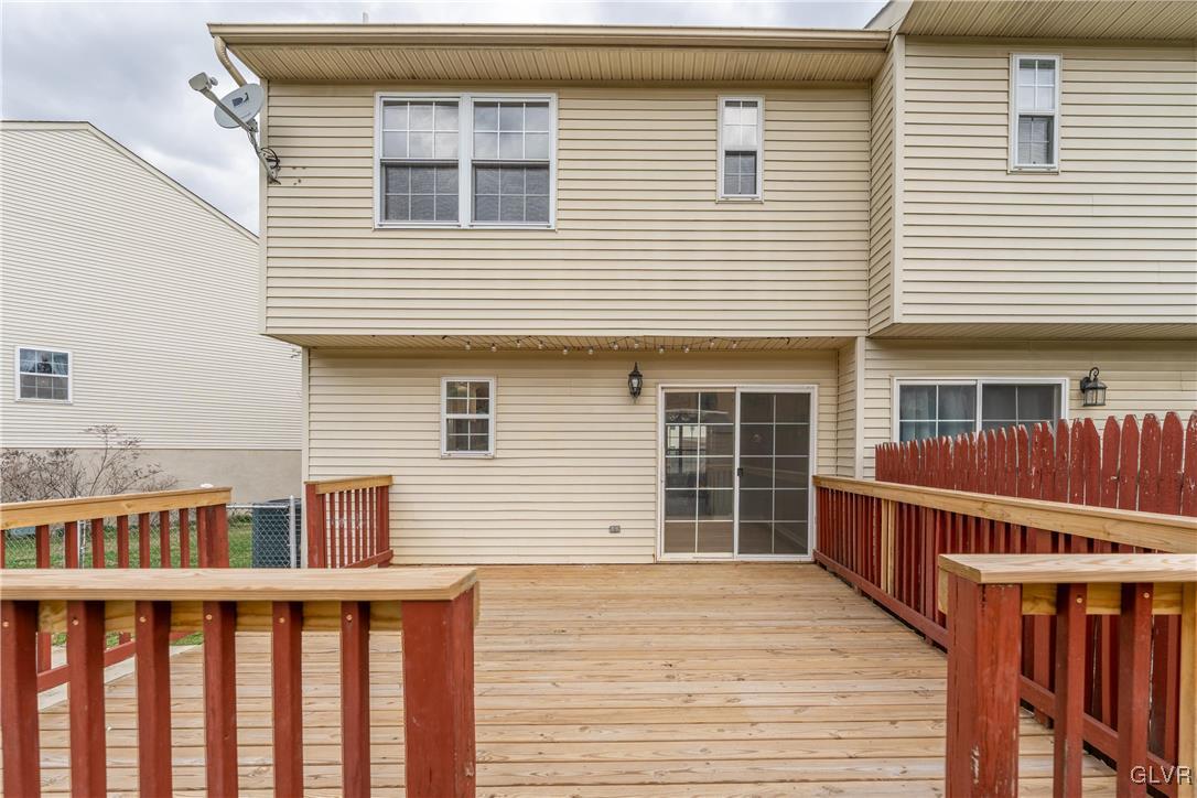 98 Cobblestone Court