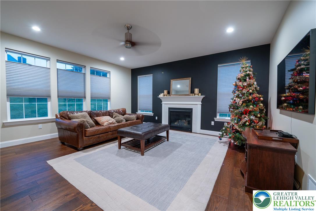 3184 Sheffield Drive