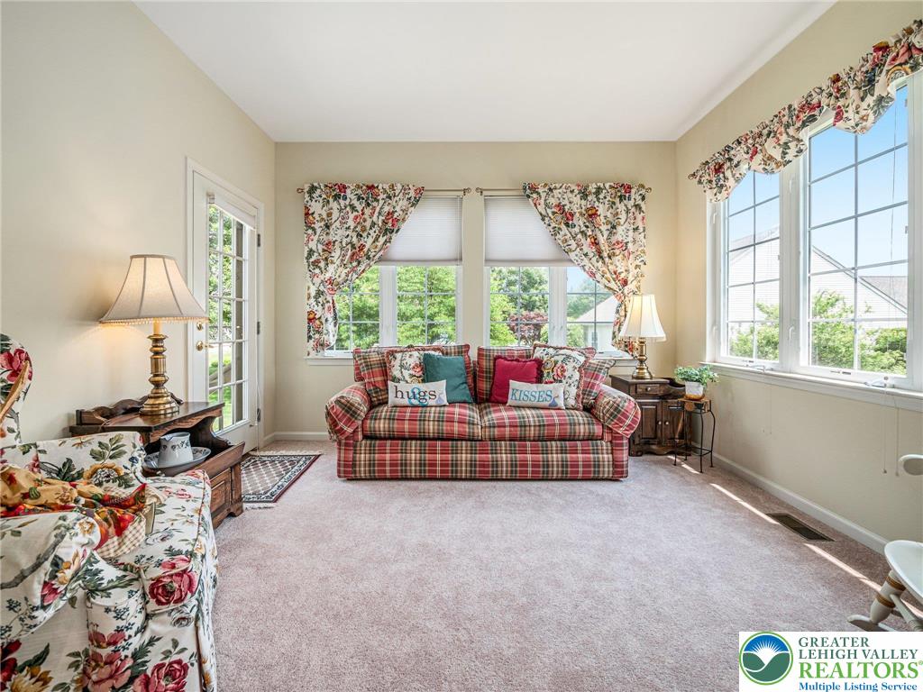 2927 Lifford Lane