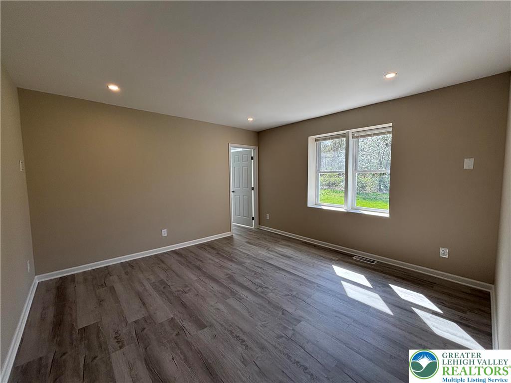 3224 Main Road East