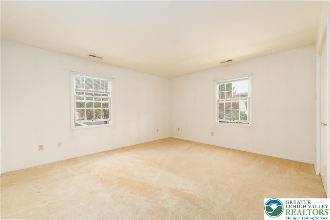 2675 Rolling Green Drive