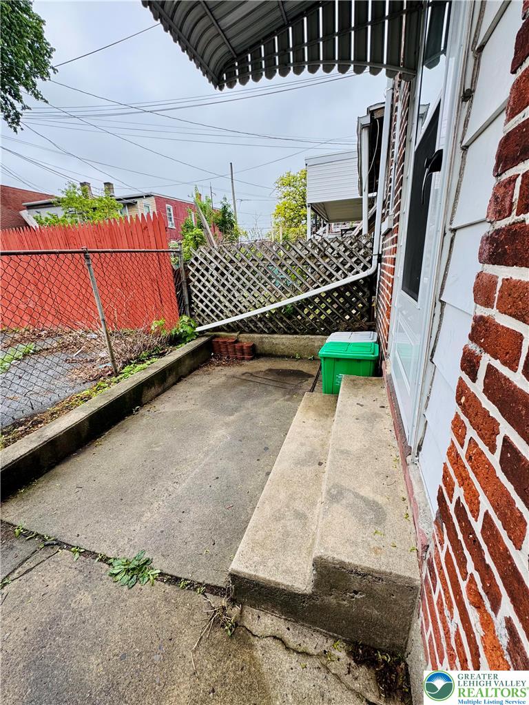 538 Ridge Avenue