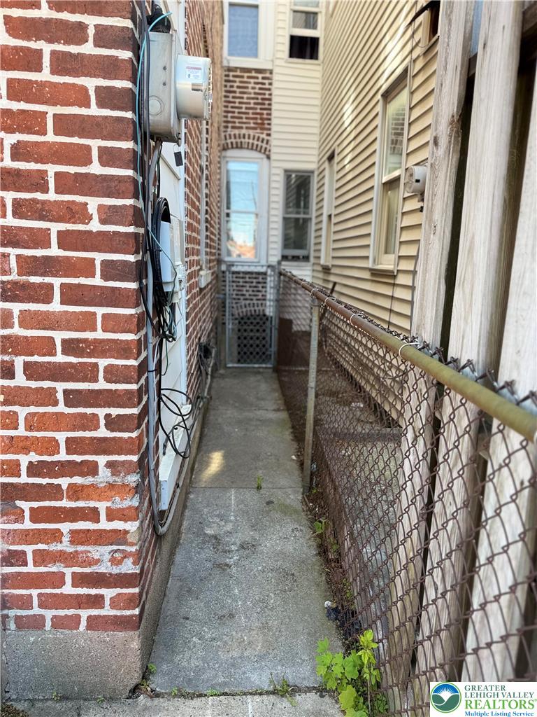 538 Ridge Avenue