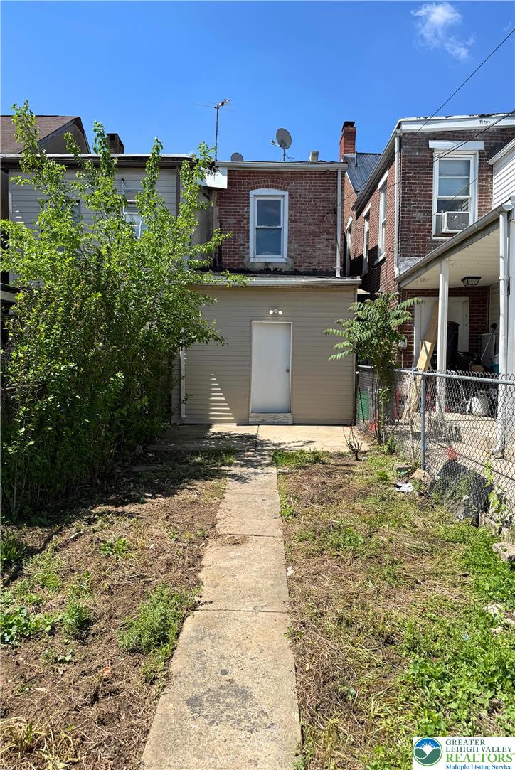 315 Ridge Avenue