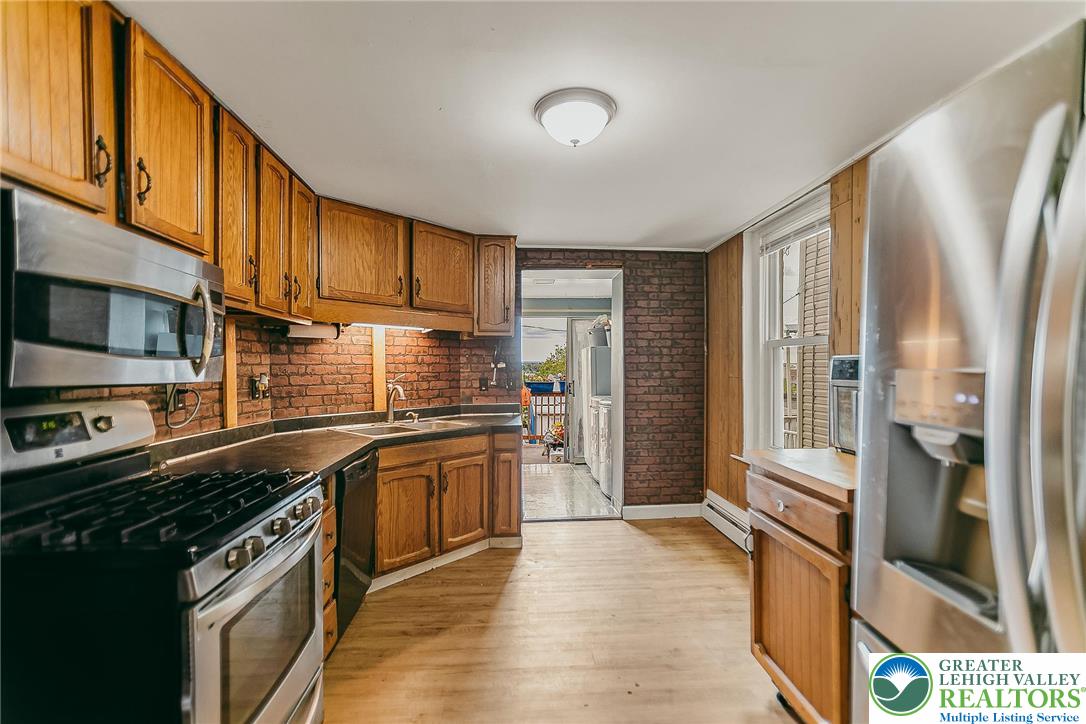 1417 East 8th Street