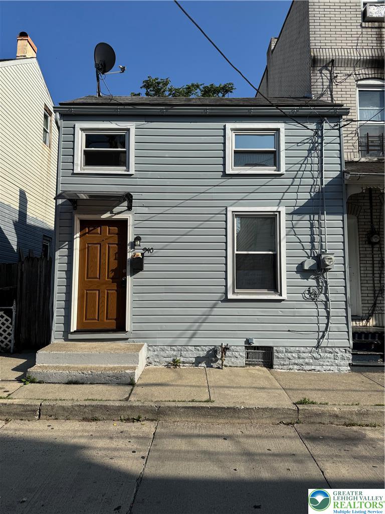 940 Oak Street