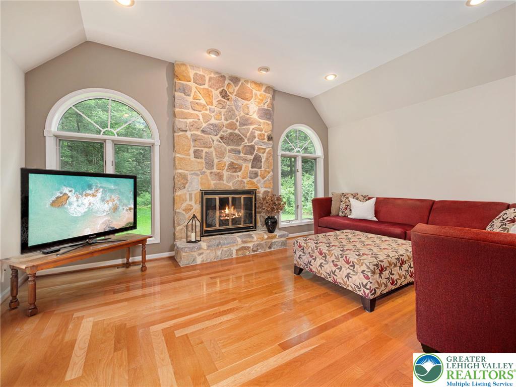 4582 Vera Cruz Road