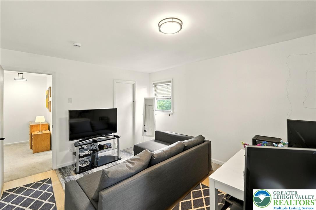 3525 Skyline Drive