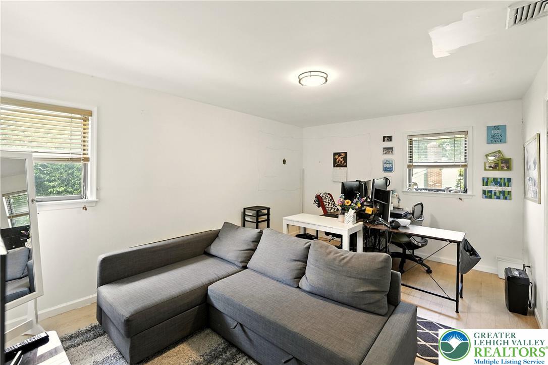 3525 Skyline Drive
