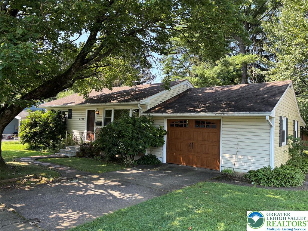 2309 Fleur Lane