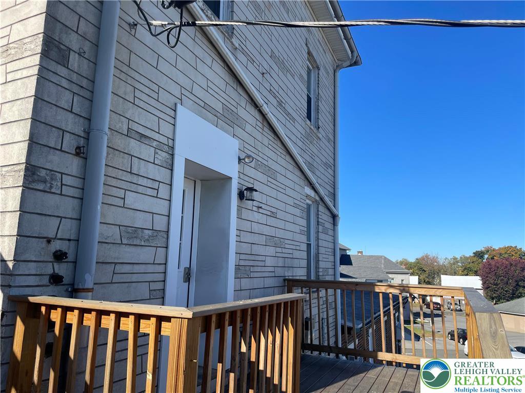 21 East Main Street 2