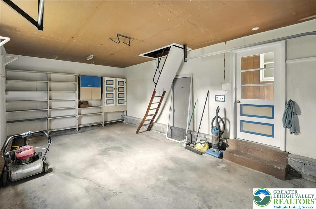 3095 Main Road East