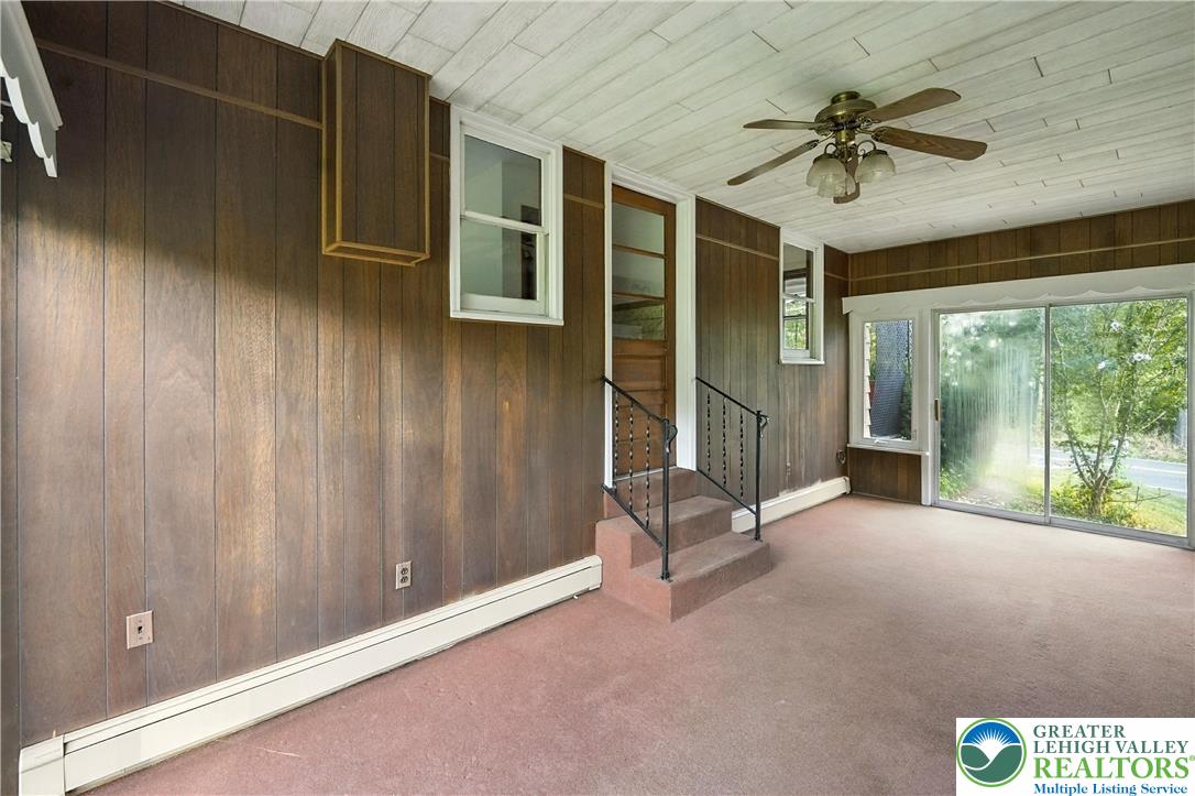 3095 Main Road East