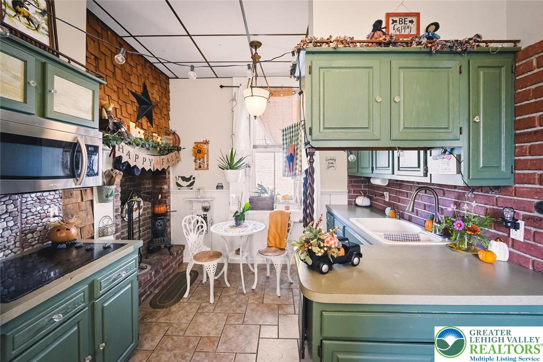 15882 Kutztown Road A