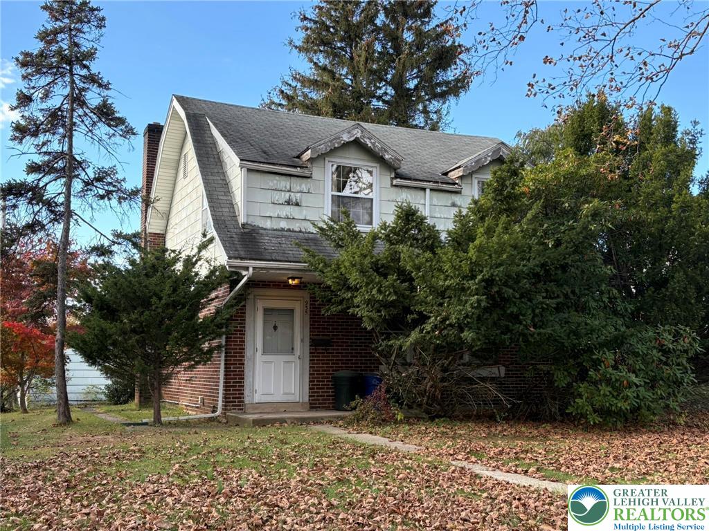 935 Buttonwood Street
