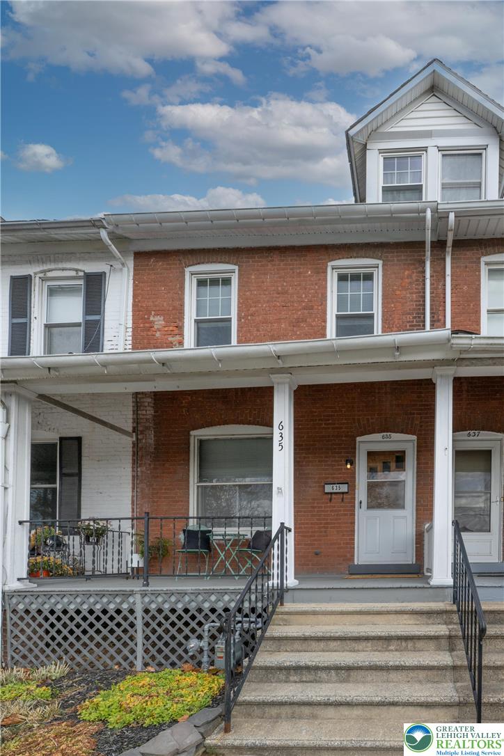 635 East Washington Avenue