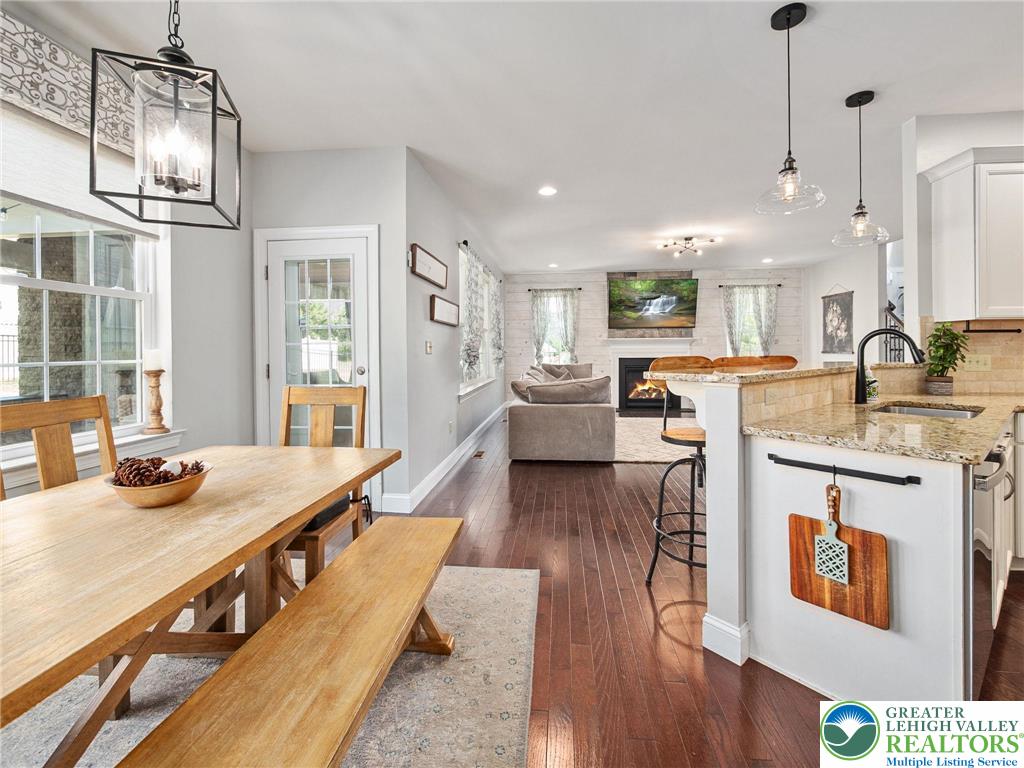 1455 Saratoga Circle