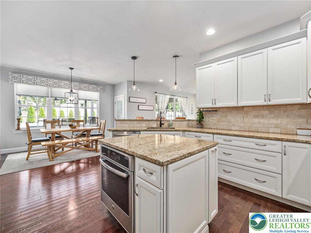 1455 Saratoga Circle
