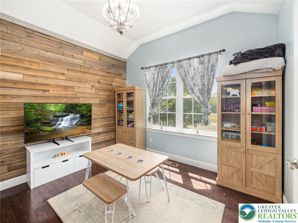 1455 Saratoga Circle