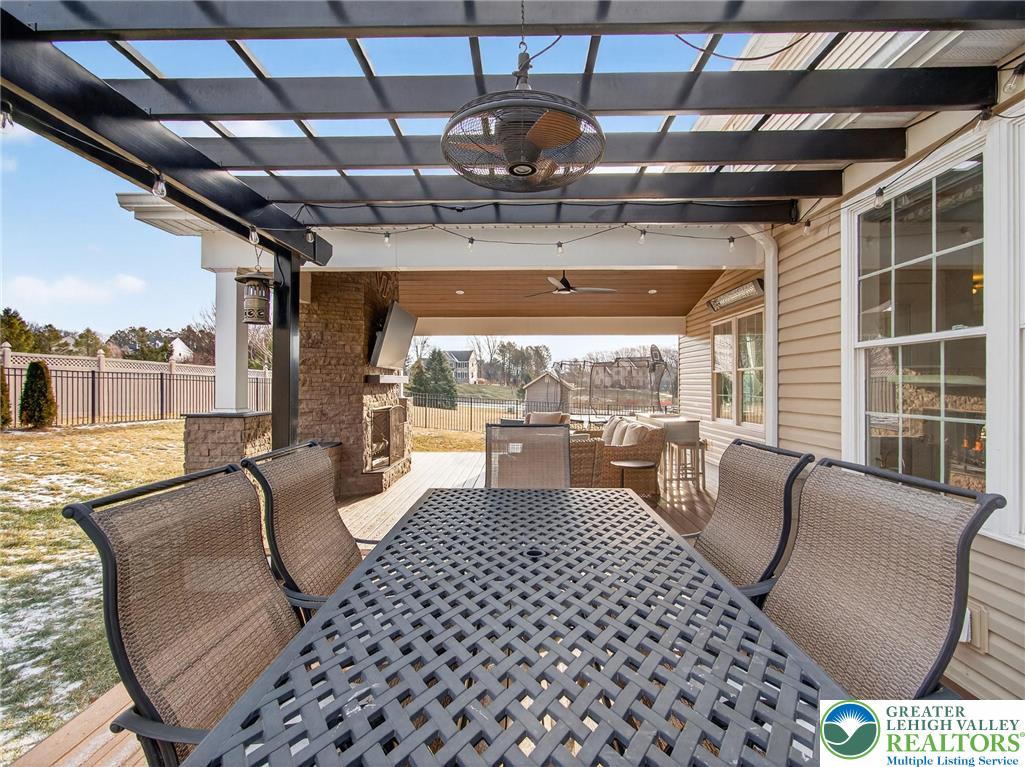 1455 Saratoga Circle