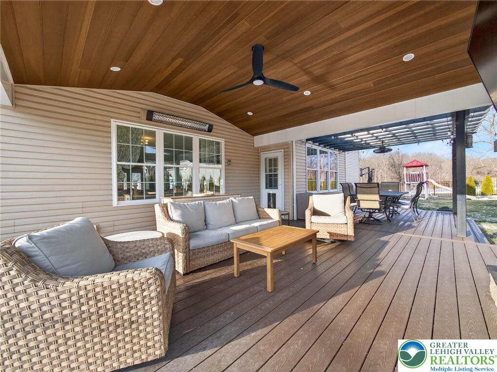 1455 Saratoga Circle