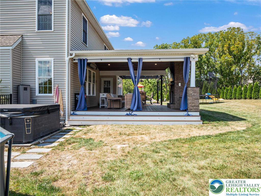 1455 Saratoga Circle
