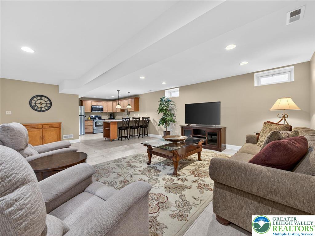 6819 Radcliffe Court