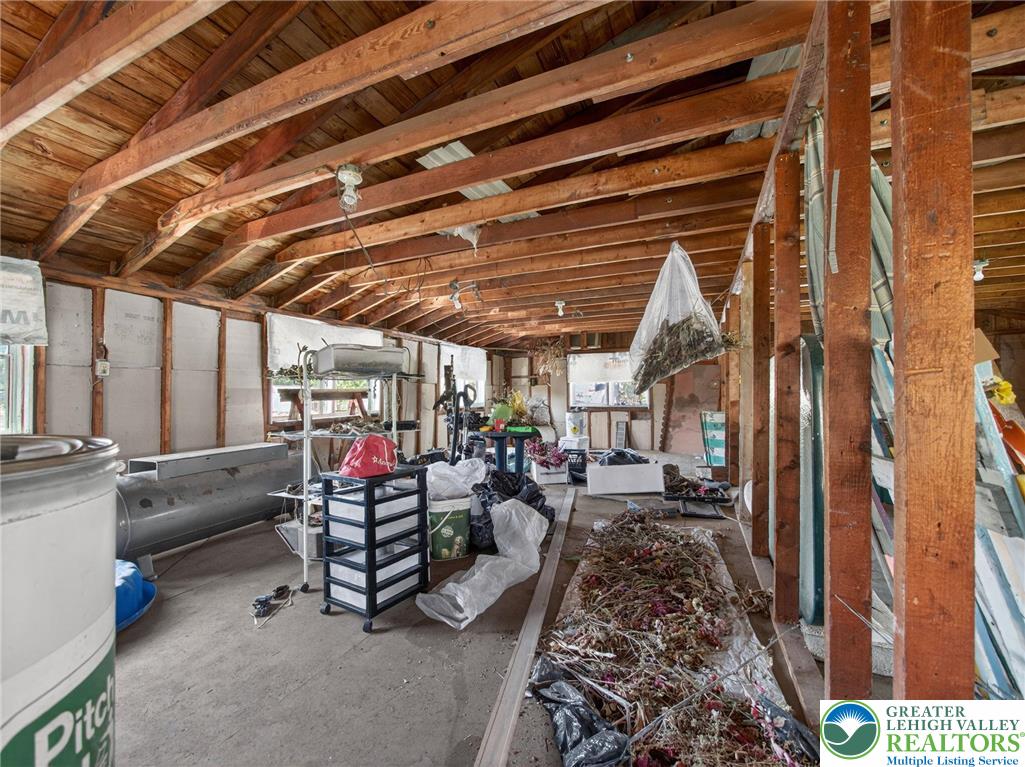 8275 Mertztown Road
