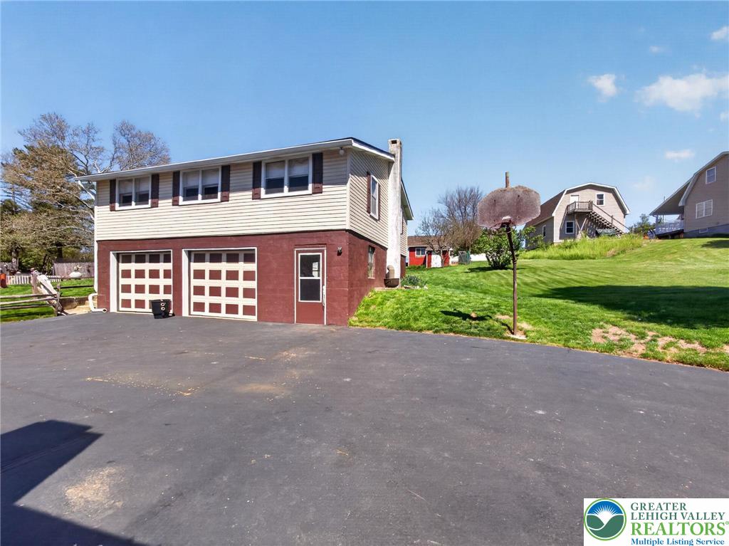 8275 Mertztown Road