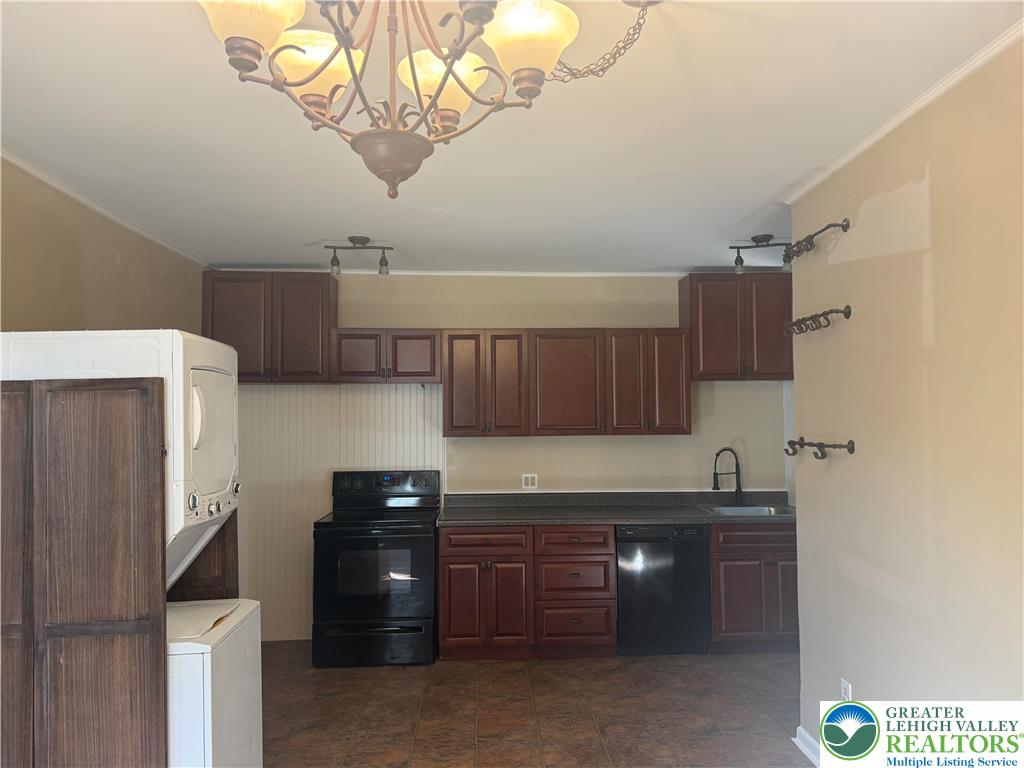 9175 Haaf Road 1 - Right
