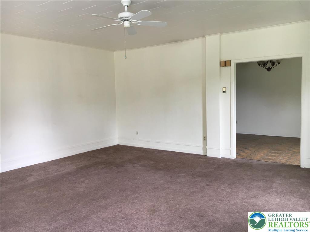 9175 Haaf Road 1 - Right